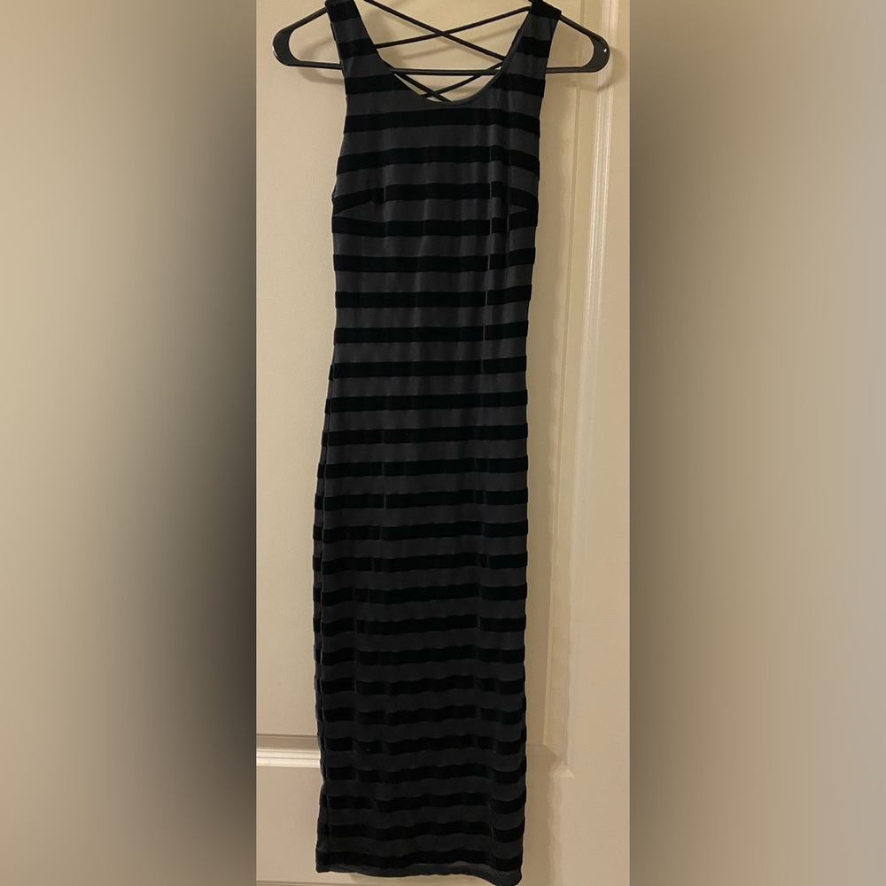 Small cross cross back midi dress.